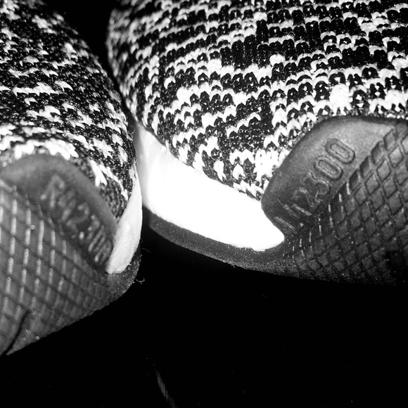 Adidas NMD R2 Oreo B22631 NEW in Box Men’s Size 13 - Picture 6 of 8